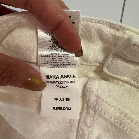 DL1961 Mara Ankle Mid Rise Instasculpt Straight Jeans Size 24 NWT - Picture 9 of 16